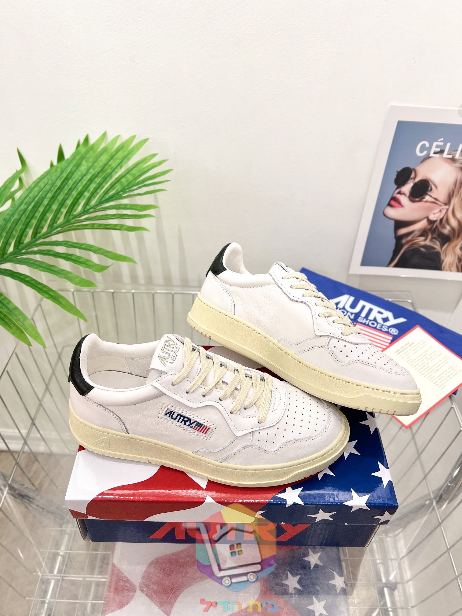 AUTRY Sneaker aus weißem Leder