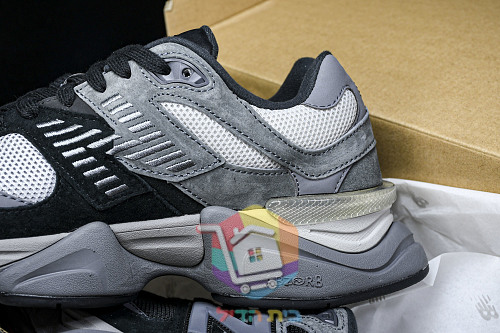 New Balance 9060 in Schwarz und Grau 5