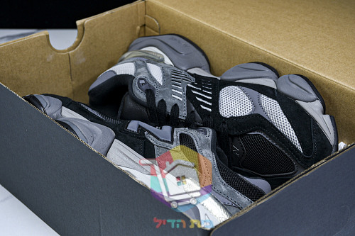 New Balance 9060 in Schwarz und Grau 6