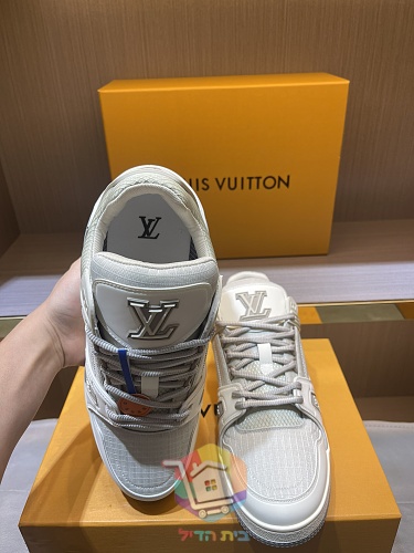 Louis Vuitton LV Trainer in Schwarz und Creme 4