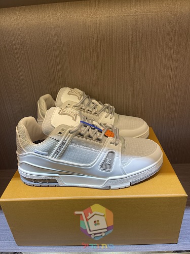 Louis Vuitton LV Trainer in Schwarz und Creme 8