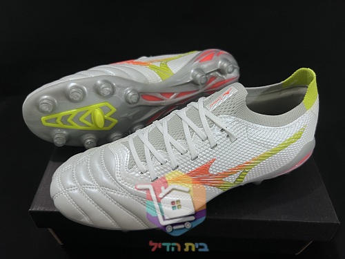 Mizuno Morelia Neo Fußballschuhe in Weiß und Schwarz 8