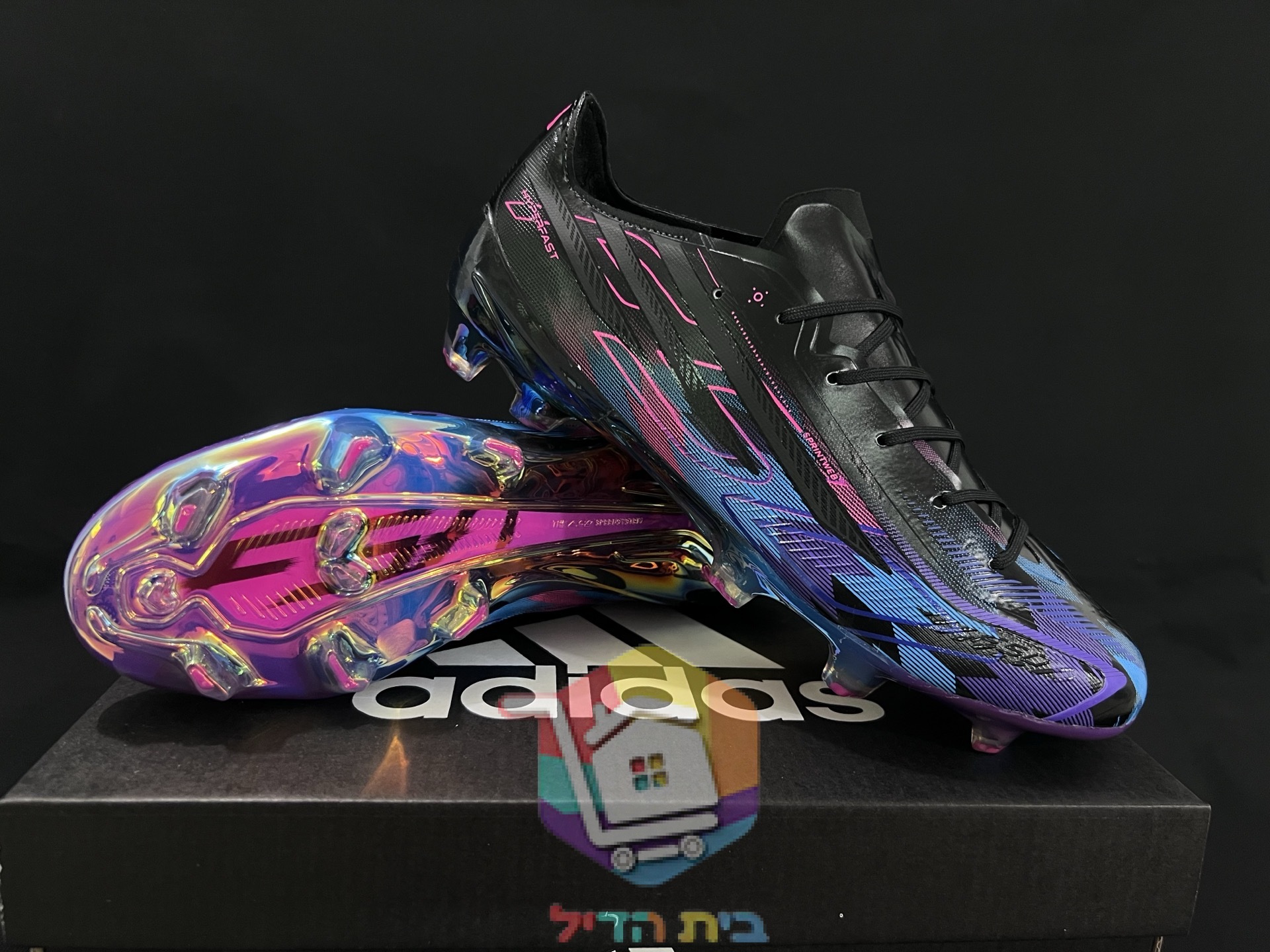 adidas Fußballschuhe in Schwarz mit schillerndem Finish