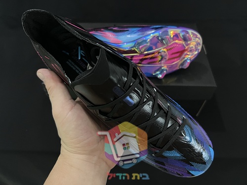 adidas Fußballschuhe in Schwarz mit schillerndem Finish 3