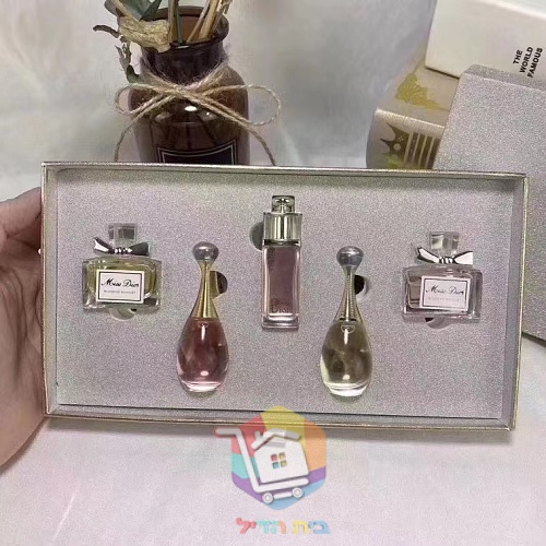 מארז מיני בשמים Dior עם ארבעה בקבוקים 5