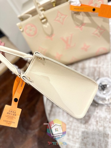 תיק Louis Vuitton OnTheGo מעור מוטבע בשני גוונים, ורוד או שמנת, 18, 25 או 35 ס"מ, תמונה 5