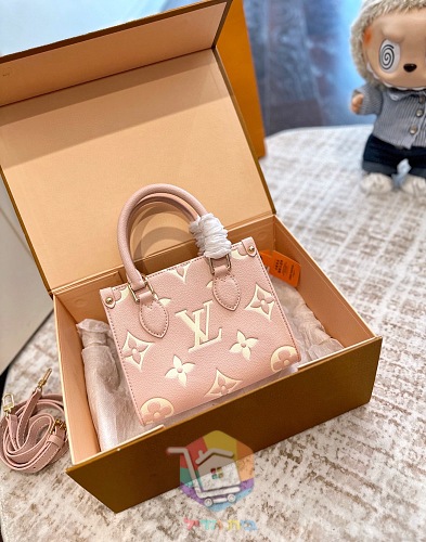 תיק Louis Vuitton OnTheGo מעור מוטבע בשני גוונים, ורוד או שמנת, 18, 25 או 35 ס"מ, תמונה 19