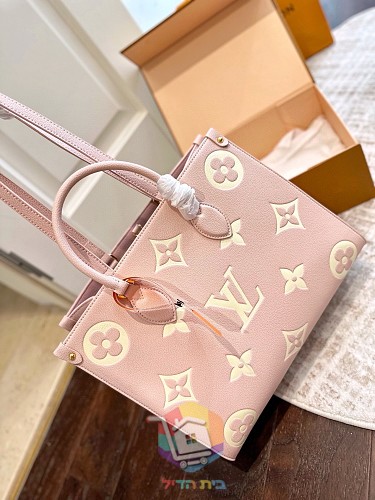 תיק Louis Vuitton OnTheGo מעור מוטבע בשני גוונים, ורוד או שמנת, 18, 25 או 35 ס"מ, תמונה 20