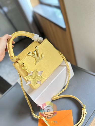 תיק Louis Vuitton Capucines עם תליון פרח ושרשרת, Mini או BB, חמישה צבעים, תמונה 7