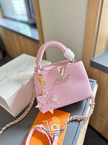 תיק Louis Vuitton Capucines עם תליון פרח ושרשרת, Mini או BB, חמישה צבעים, תמונה 13