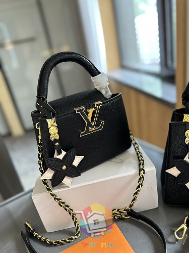 תיק Louis Vuitton Capucines עם תליון פרח ושרשרת, Mini או BB, חמישה צבעים, תמונה 24