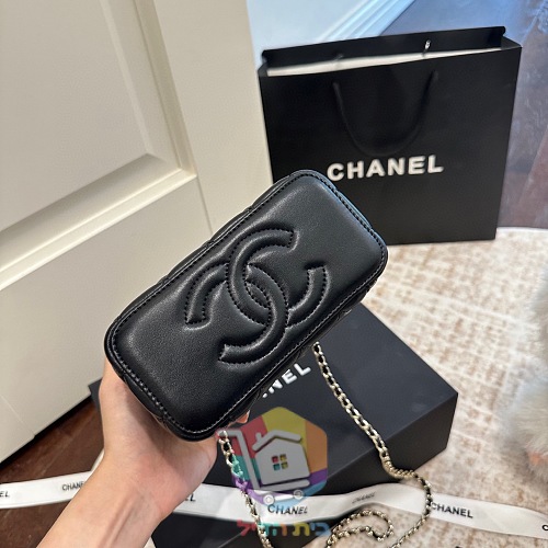 תיק Chanel Vanity Case קטן עם ידית ושרשרת, בשישה גוונים, תמונה 3