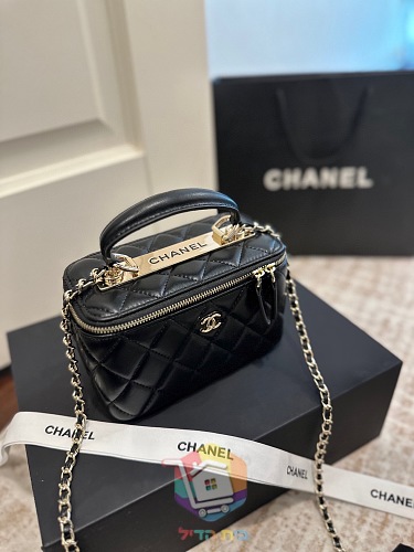 תיק Chanel Vanity Case קטן עם ידית ושרשרת, בשישה גוונים, תמונה 9