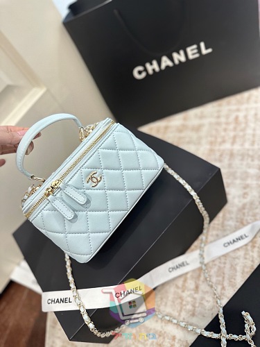 תיק Chanel Vanity Case קטן עם ידית ושרשרת, בשישה גוונים, תמונה 10