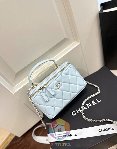 תיק Chanel Vanity Case קטן עם ידית ושרשרת, בשישה גוונים, תמונה 13