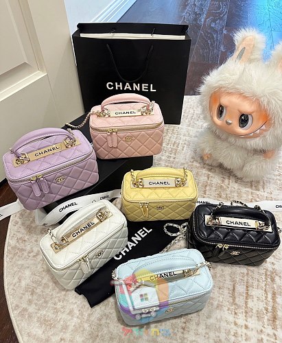 תיק Chanel Vanity Case קטן עם ידית ושרשרת, בשישה גוונים, תמונה 24