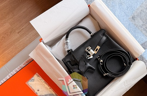 תיק Hermès Kelly 25 עם תליון סוס, שבעה צבעים, תמונה 2