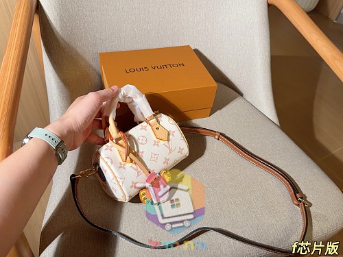 Mini-Zylindertasche Louis Vuitton 8