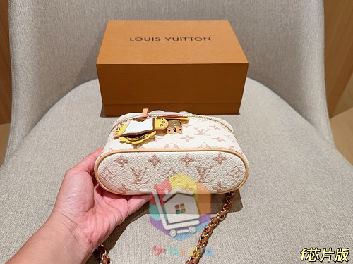 Mini-Satteltasche Louis Vuitton im klassischen Monogram 4