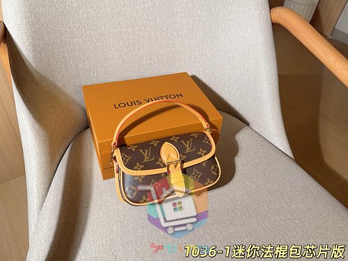 Mini-Satteltasche Louis Vuitton mit Schulterriemen 13