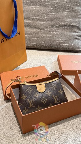 Louis Vuitton Taschen mit Monogramm, zwei Modelle 8