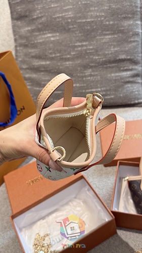 Louis Vuitton Taschen mit Monogramm, zwei Modelle 9