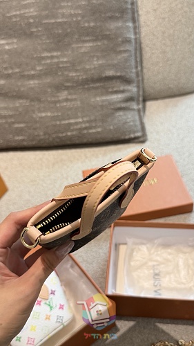 Louis Vuitton Taschen mit Monogramm, zwei Modelle 15