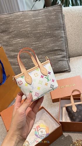 Louis Vuitton Taschen mit Monogramm, zwei Modelle 16