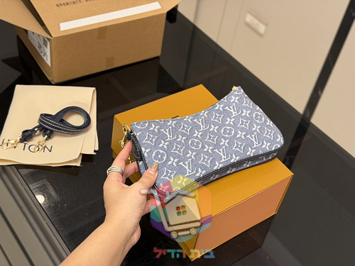 תיק Louis Vuitton בקנבס ג׳ינס, 20 ס"מ 3