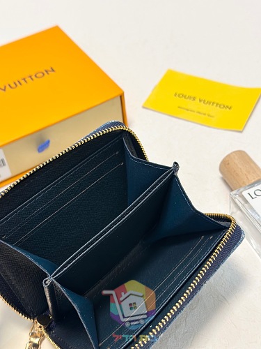 ארנק Louis Vuitton עם דובדבנים בשני גוונים 10