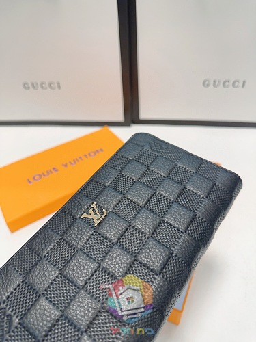 ארנק Louis Vuitton מעור מוטבע עם רוכסן 5