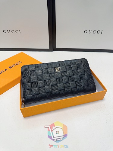 ארנק Louis Vuitton מעור מוטבע עם רוכסן 9