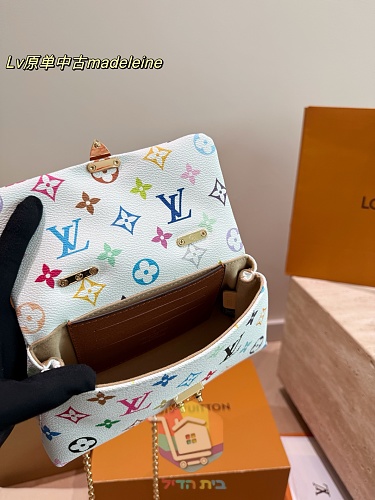 תיק Louis Vuitton Madeleine בשני גוונים 7
