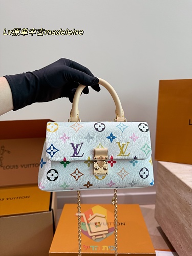 תיק Louis Vuitton Madeleine בשני גוונים 8