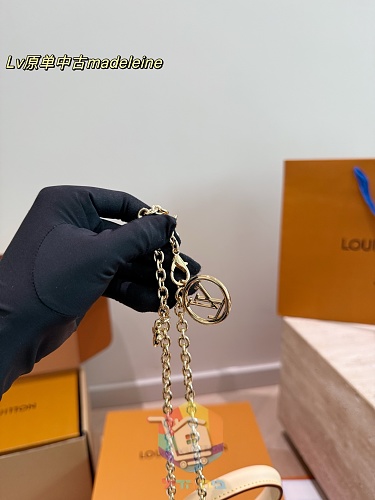 תיק Louis Vuitton Madeleine בשני גוונים 9