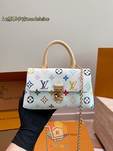 תיק Louis Vuitton Madeleine בשני גוונים 15