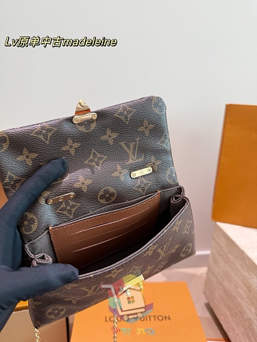 תיק Louis Vuitton Madeleine בשני גוונים 16