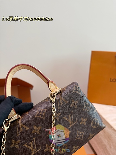 תיק Louis Vuitton Madeleine בשני גוונים 17