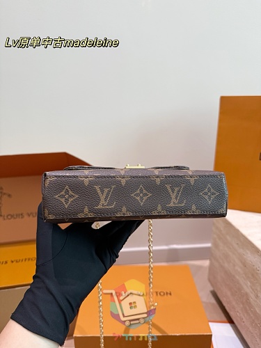תיק Louis Vuitton Madeleine בשני גוונים 19