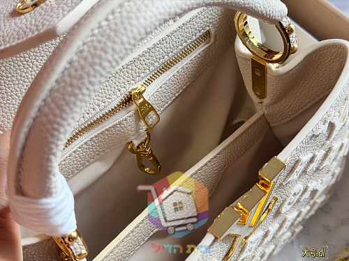 תיק Louis Vuitton Capucines מעור מוטבע בחמישה גוונים 8