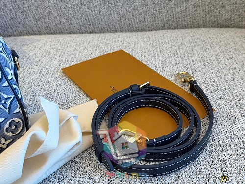 תיק Louis Vuitton Speedy בדנים מונוגרם, 20 ס"מ 4