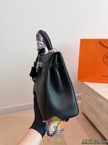 תיק Hermes Birkin מעור טוגו שחור, 28 ס"מ 5