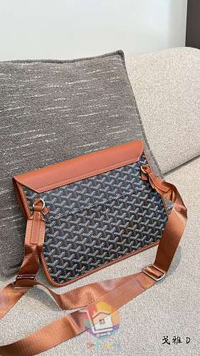 תיק Goyard בחמישה גוונים 3