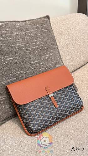 תיק Goyard בחמישה גוונים 5