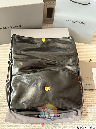 תיק Balenciaga Monaco מעור מבריק בארבעה גוונים 12
