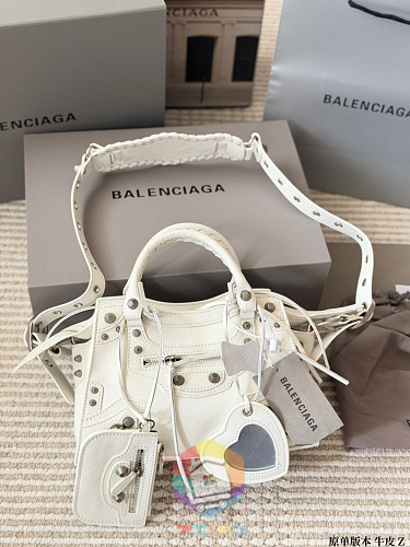תיק Balenciaga Le Cagole מעור בשני גוונים 4