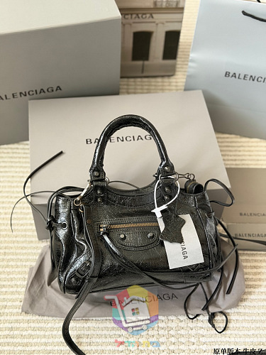 תיק Balenciaga Le Cagole מעור בשני גוונים 5