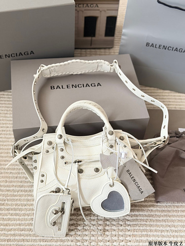 תיק Balenciaga Le Cagole מעור בשני גוונים 14