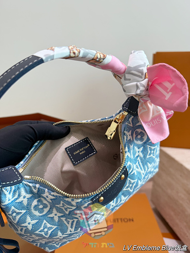 Tasche Louis Vuitton in Halbmondform mit Reißverschluss 3