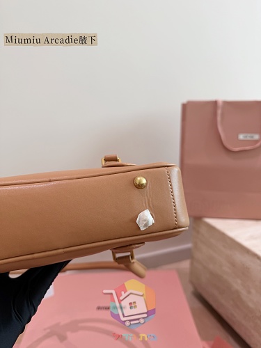 Schultertasche Miu Miu aus Leder mit Überschlag 8